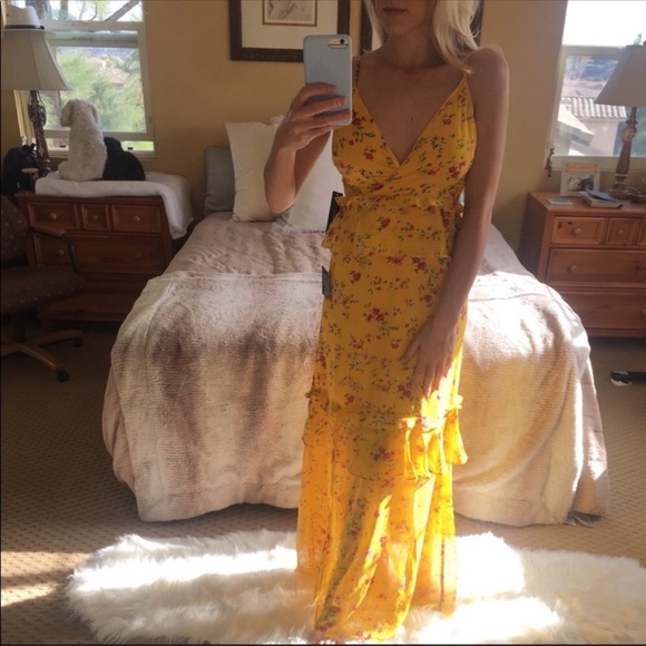 LULU’S Sexy Long Yellow Floral Chiffon Maxi Dress - Picture 4 of 6